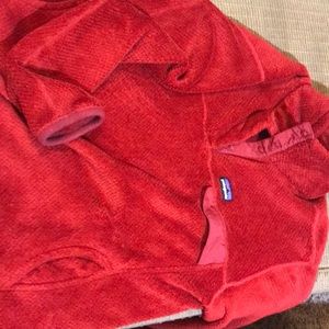 red patagonia pullover
